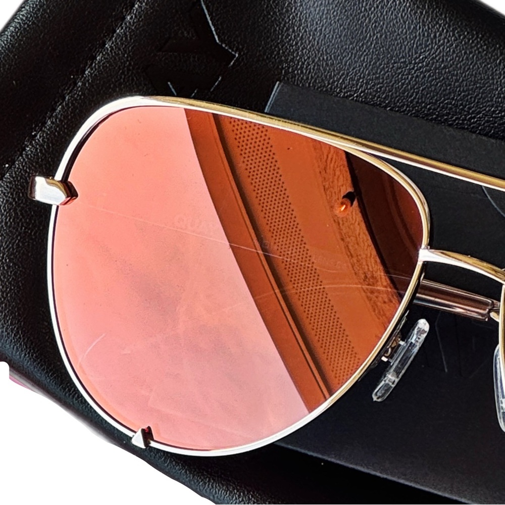 NIB - QUAY Australia, HIGH KEY, Gold Frame/Copper Fade Lens Aviators - Picture 8 of 13
